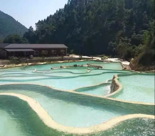 冬天泡布洛温泉